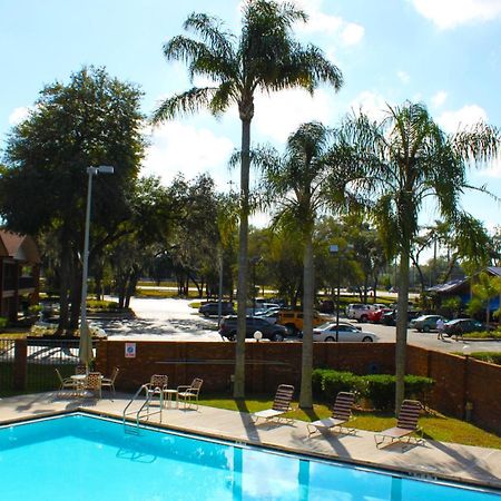 Ramada By Wyndham Temple Terrace/Tampa North Hotel Ngoại thất bức ảnh