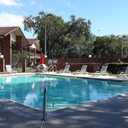 Ramada By Wyndham Temple Terrace/Tampa North Hotel Ngoại thất bức ảnh