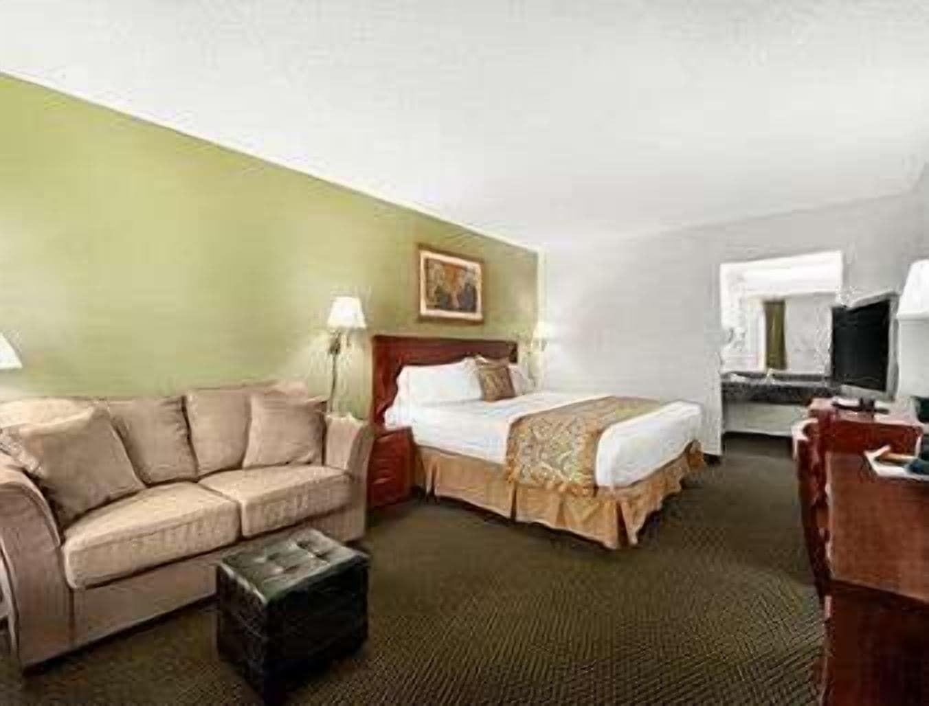 Ramada By Wyndham Temple Terrace/Tampa North Hotel Ngoại thất bức ảnh