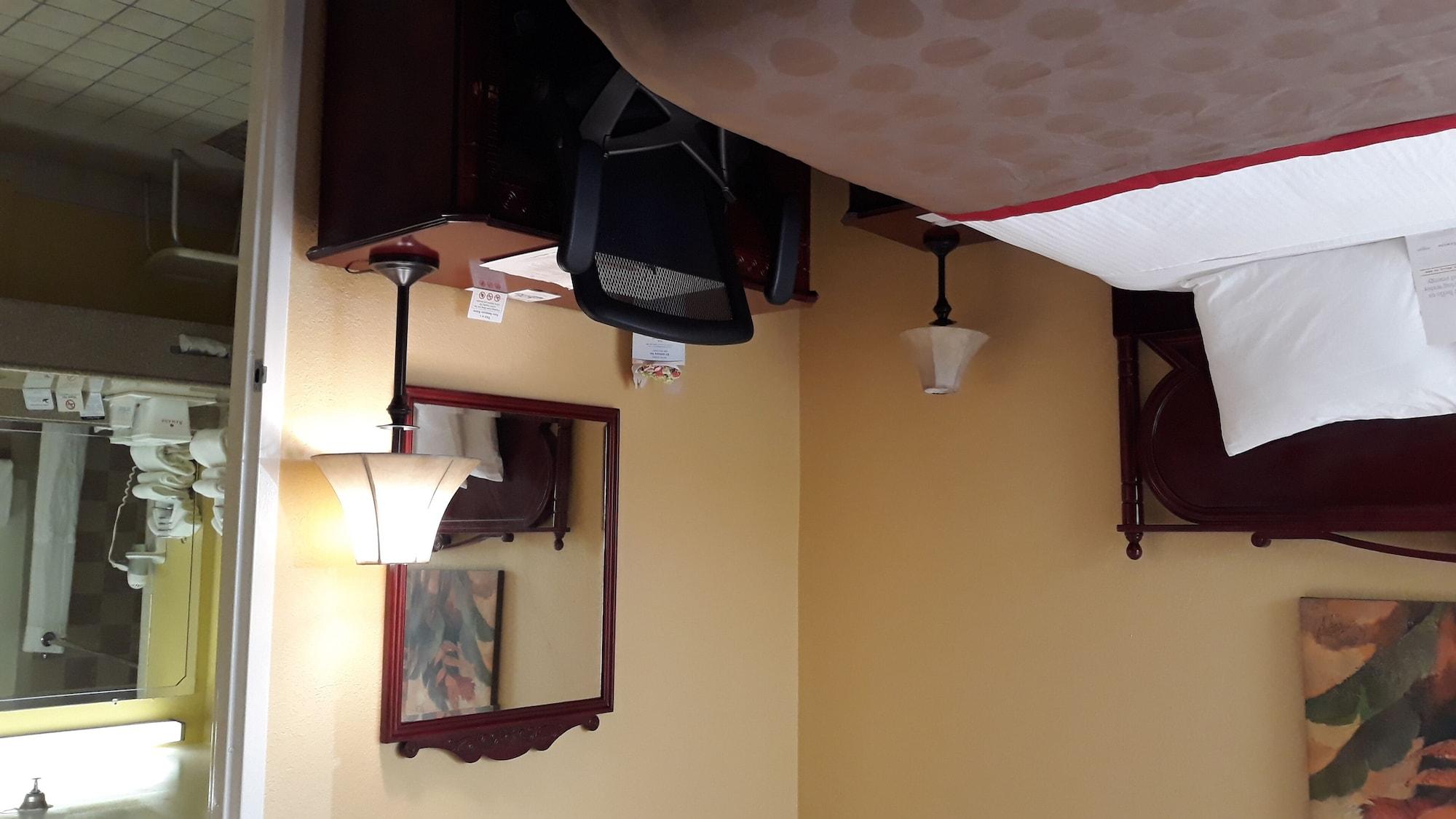 Ramada By Wyndham Temple Terrace/Tampa North Hotel Ngoại thất bức ảnh