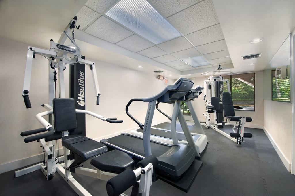 Ramada By Wyndham Temple Terrace/Tampa North Hotel Ngoại thất bức ảnh