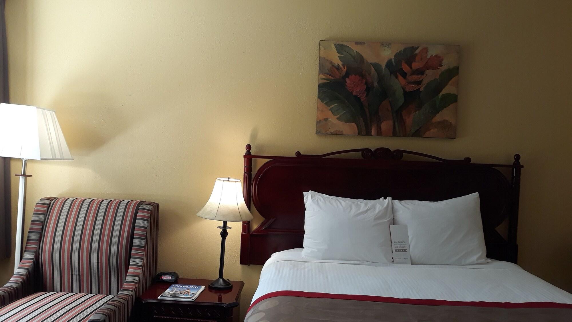 Ramada By Wyndham Temple Terrace/Tampa North Hotel Ngoại thất bức ảnh