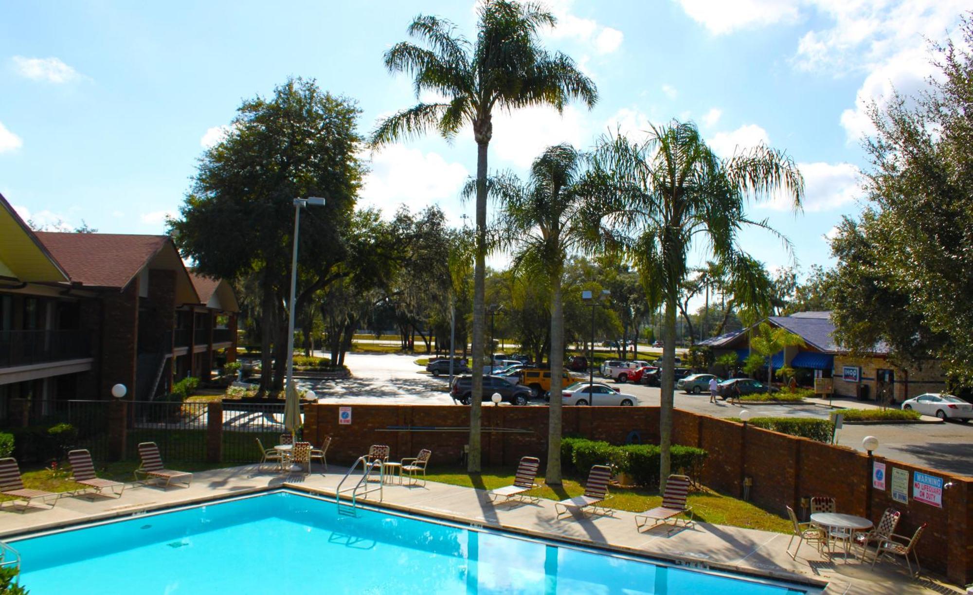 Ramada By Wyndham Temple Terrace/Tampa North Hotel Ngoại thất bức ảnh
