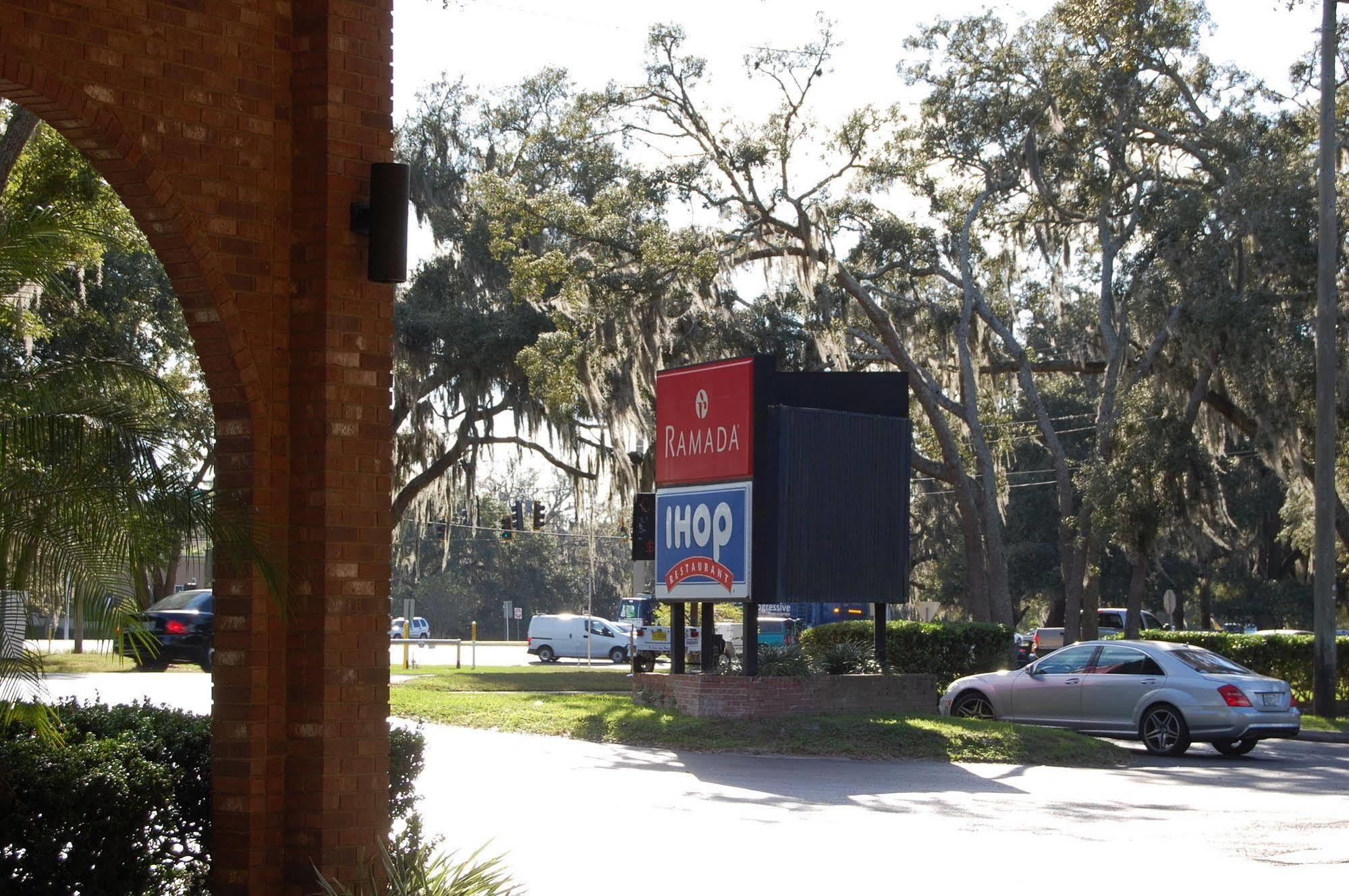 Ramada By Wyndham Temple Terrace/Tampa North Hotel Ngoại thất bức ảnh