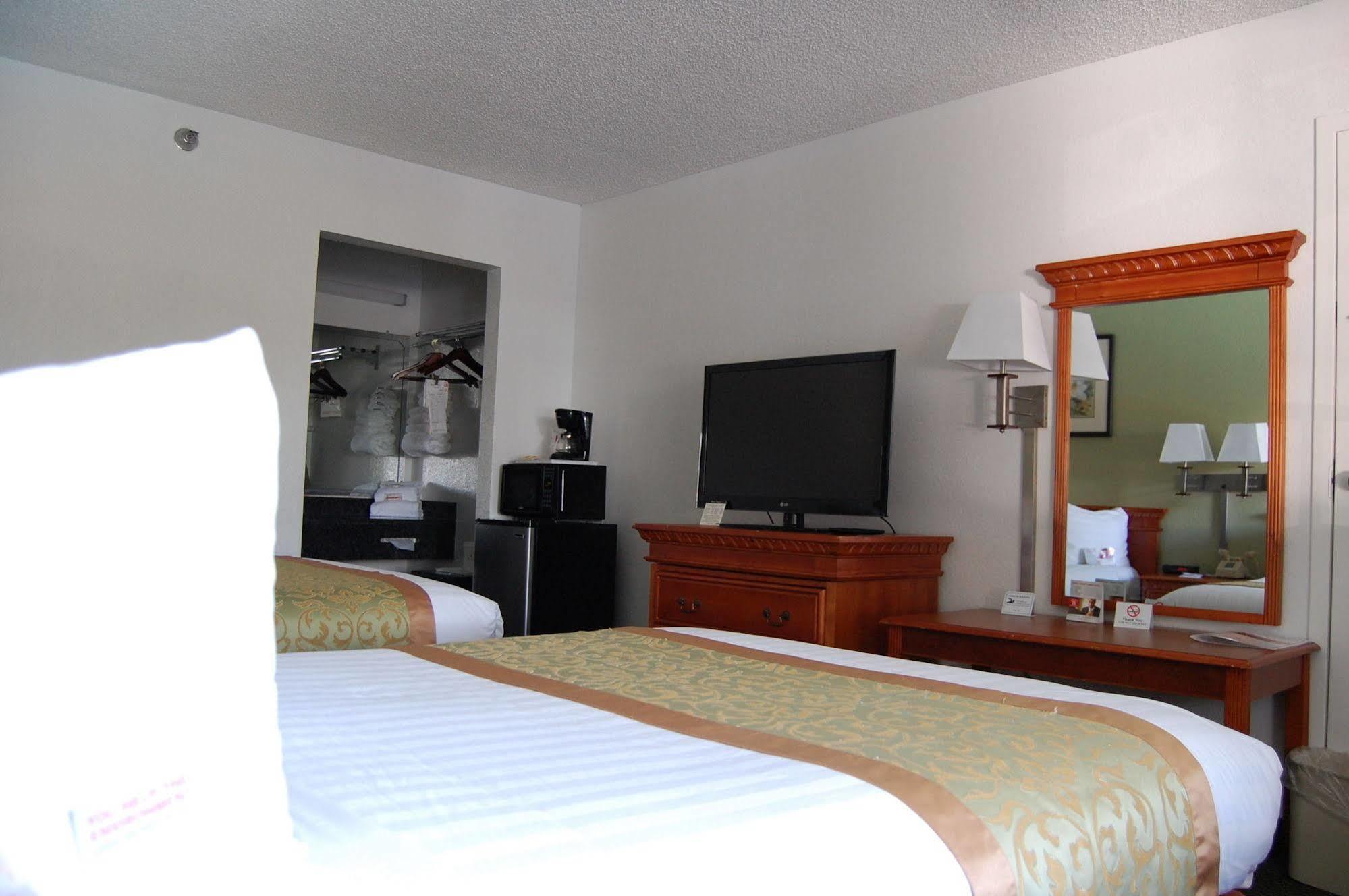 Ramada By Wyndham Temple Terrace/Tampa North Hotel Ngoại thất bức ảnh