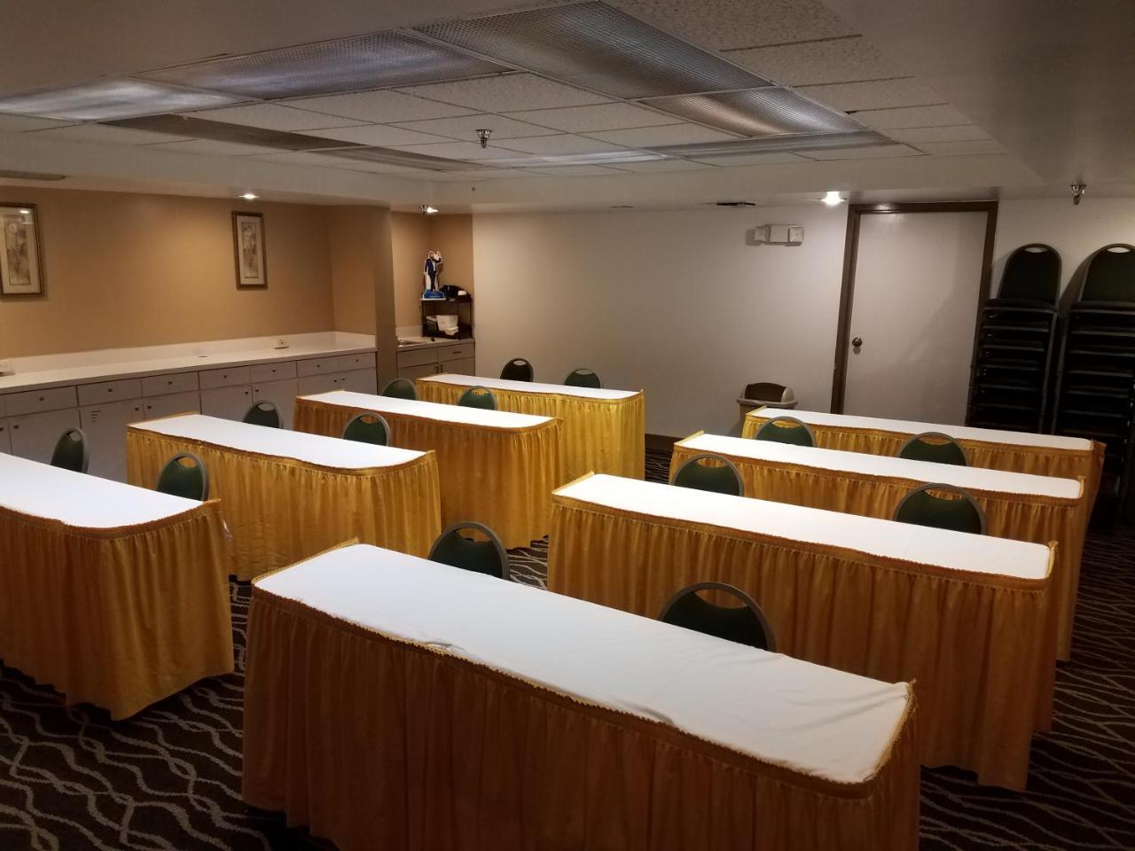 Ramada By Wyndham Temple Terrace/Tampa North Hotel Ngoại thất bức ảnh