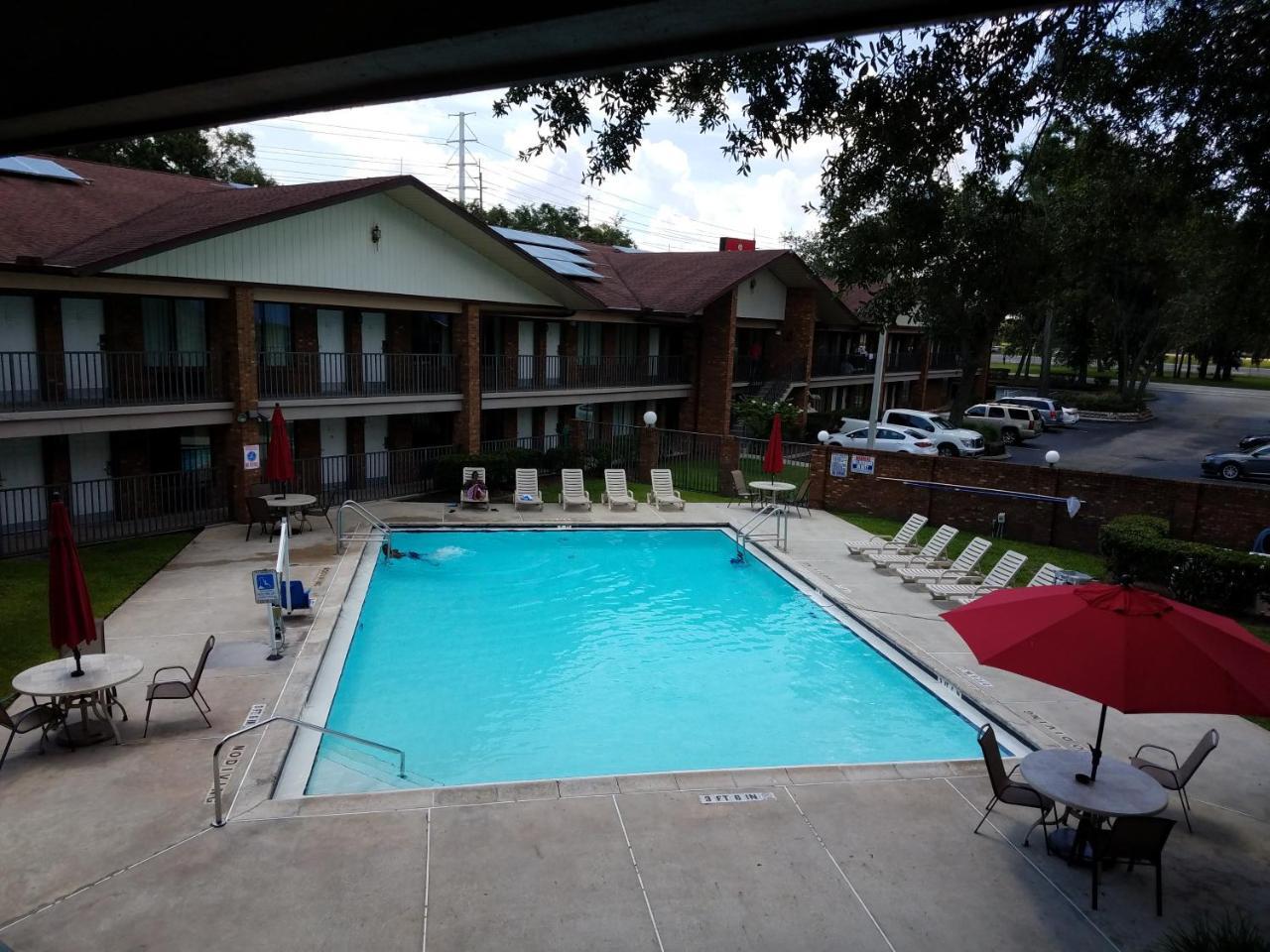 Ramada By Wyndham Temple Terrace/Tampa North Hotel Ngoại thất bức ảnh