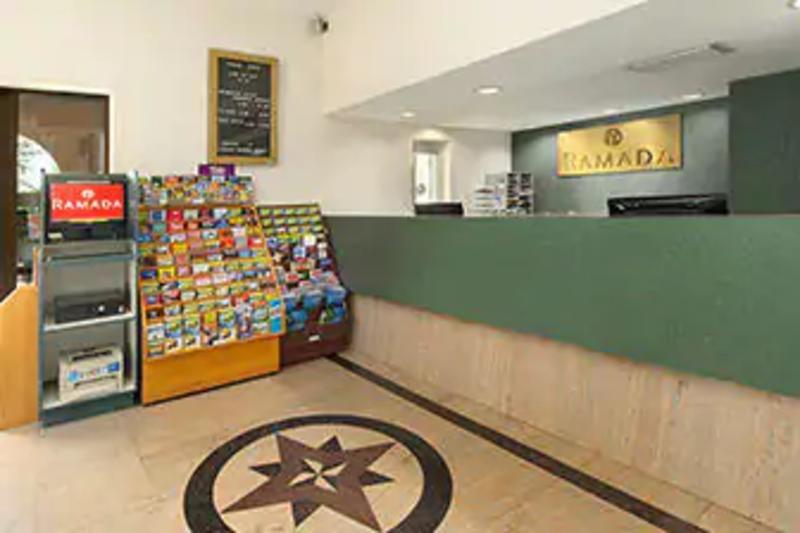 Ramada By Wyndham Temple Terrace/Tampa North Hotel Ngoại thất bức ảnh