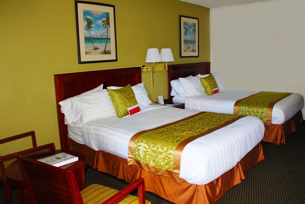 Ramada By Wyndham Temple Terrace/Tampa North Hotel Ngoại thất bức ảnh