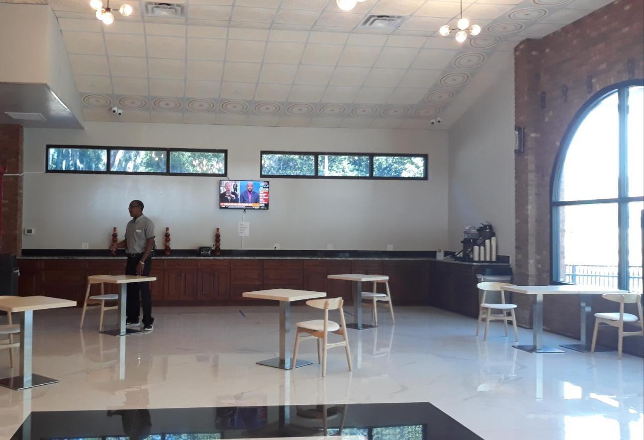 Ramada By Wyndham Temple Terrace/Tampa North Hotel Ngoại thất bức ảnh