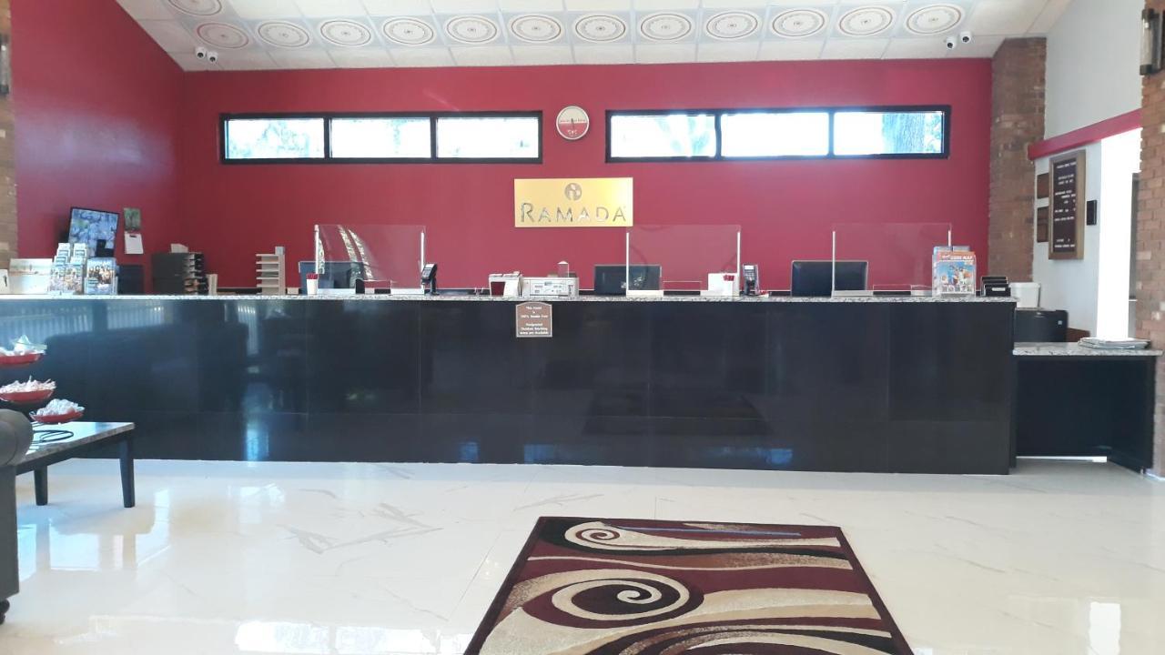 Ramada By Wyndham Temple Terrace/Tampa North Hotel Ngoại thất bức ảnh